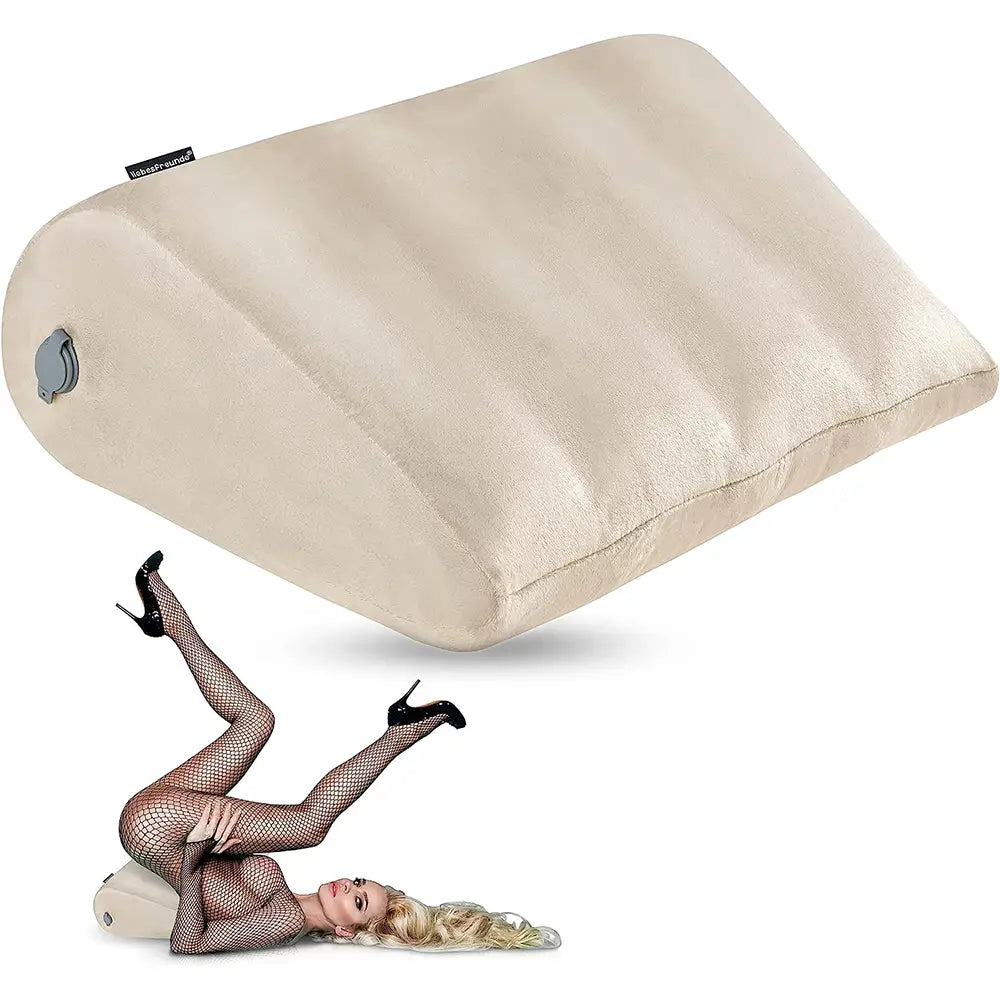 liebesfreunde® Sexkissen mit Bezug, aufblasbar - Praktisches Liebeskissen, Sex Kissen, beige